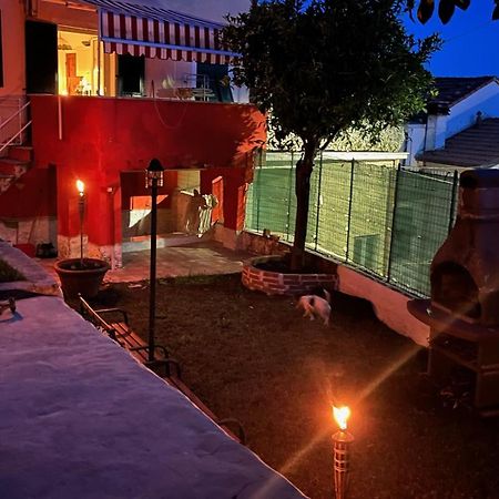 Вілла Red House Tivegna Екстер'єр фото